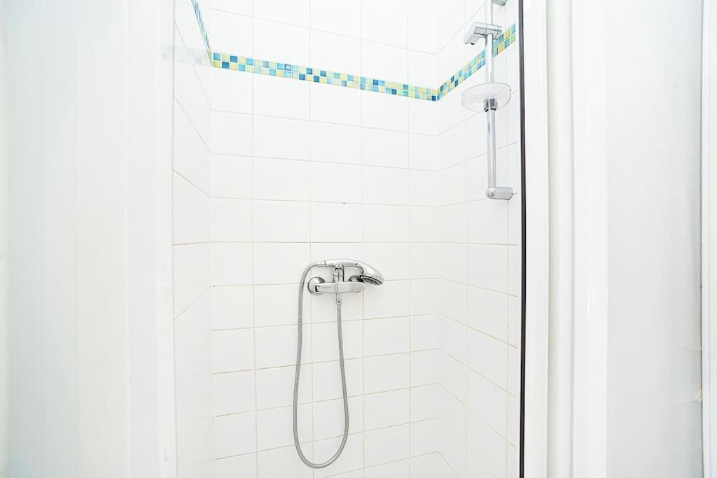 Cozy And Sunny Apartment In Uptown Praha Bagian luar foto